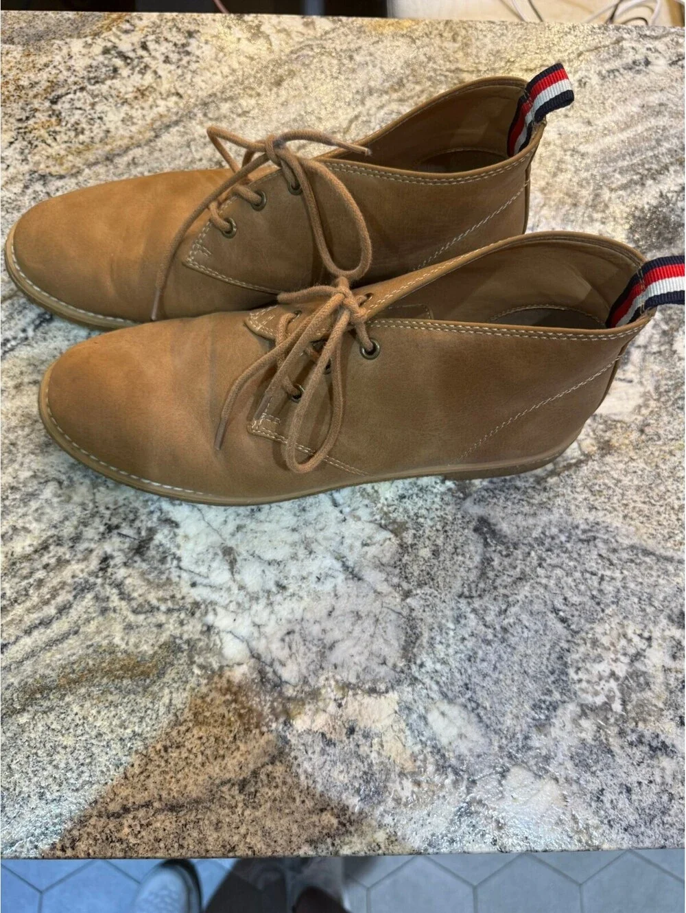 Tommy Hilfiger Benay Chukka Faux Leather Ankle Boots Size 8.5 M